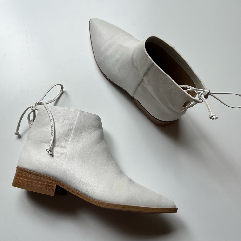 Splendid Niva White Leather Pointed Toe Ankle Booties, size 5
